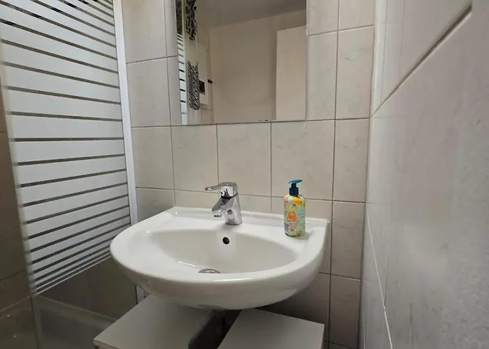 Familienwohnung 2 Zimmer, Kueche, Fuer 4 Personen Nürnberg